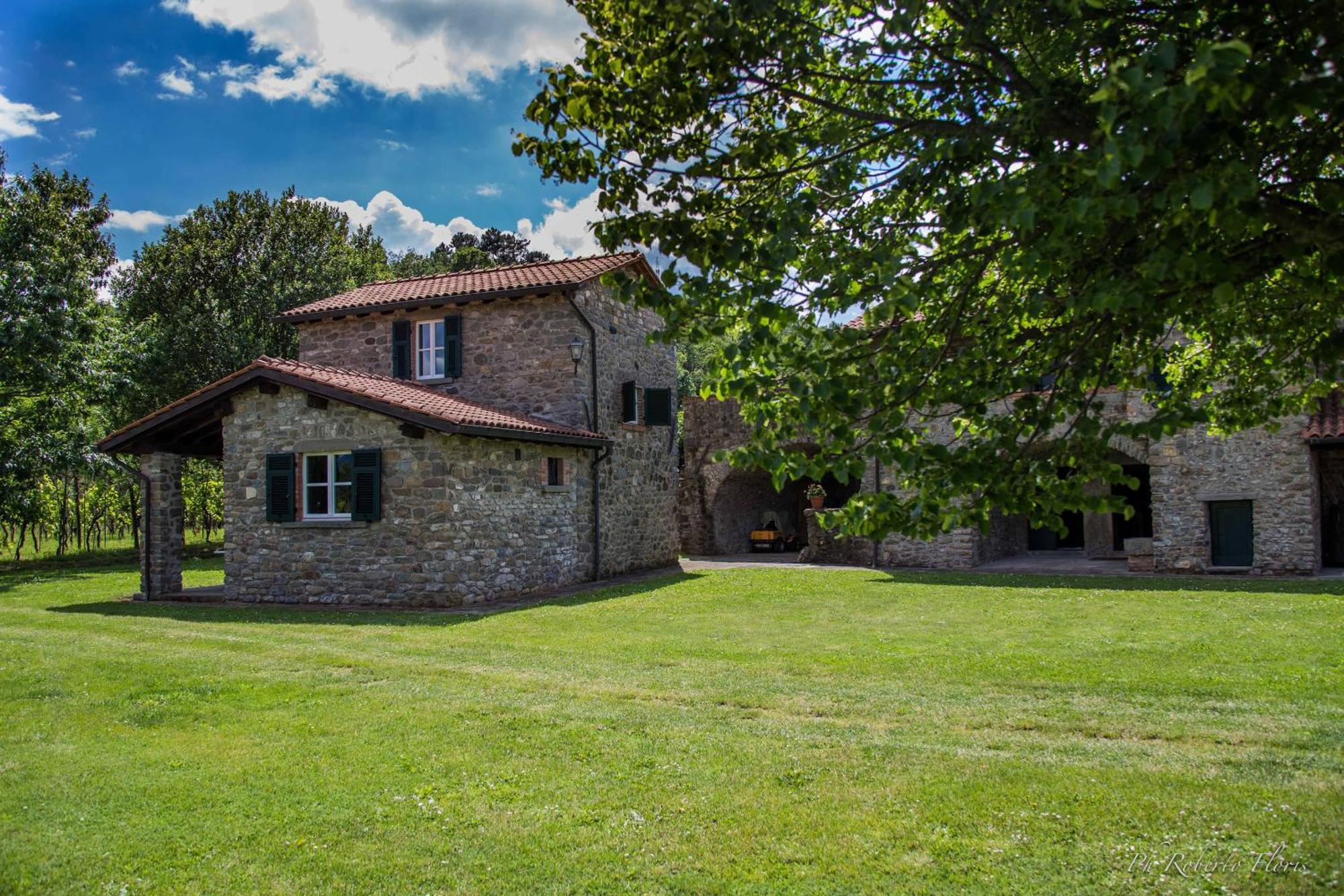Coriana Apartments & Villas Mulazzo Bagian luar foto